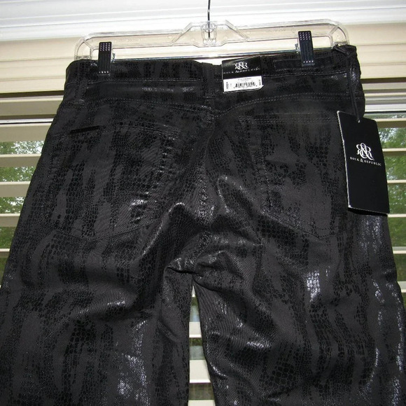 NWT ROCK & REPUBLIC Berlin Black Mamba Pants Sz 8M - Picture 4 of 6
